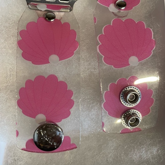 Woman - Picture 3 of 5